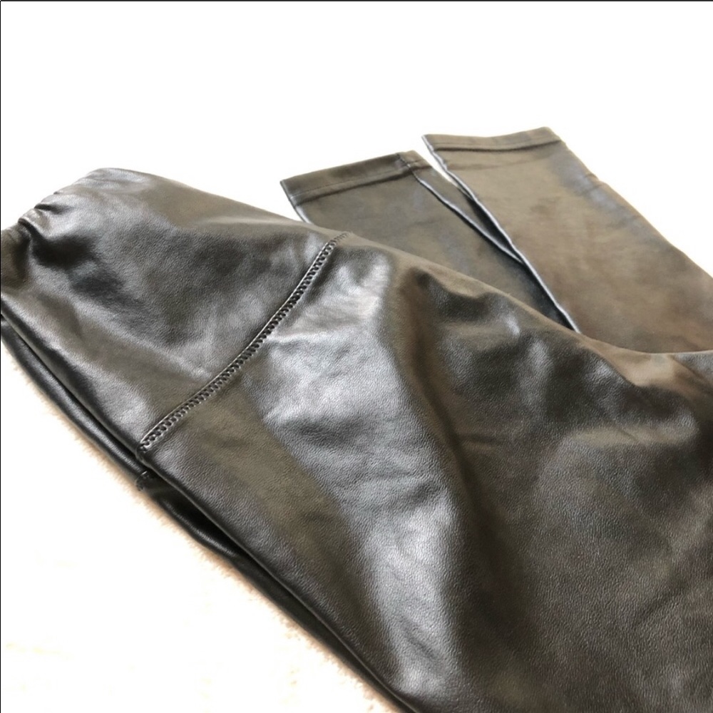 Small Aritiza leggings